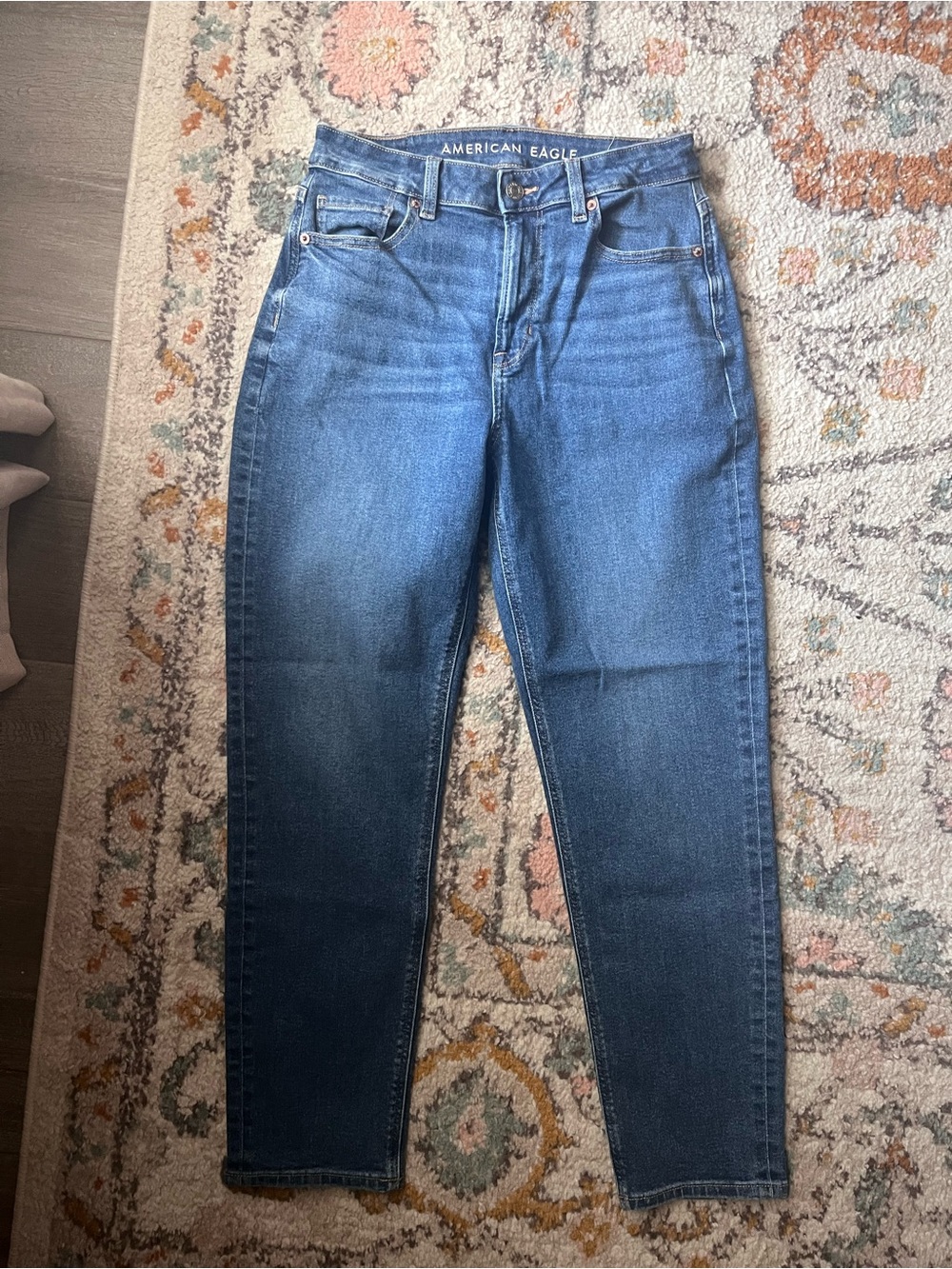 American Eagle Mom Jeans size 4